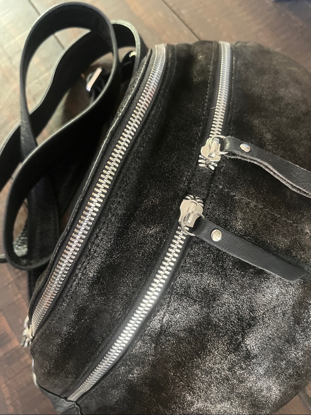 ALEMBIKA On The Go Leather Shimmer Sling Crossbody Bag - Picture 2 of 16